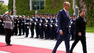 Германският министър на отбраната Борис Писториус и украинският министър на