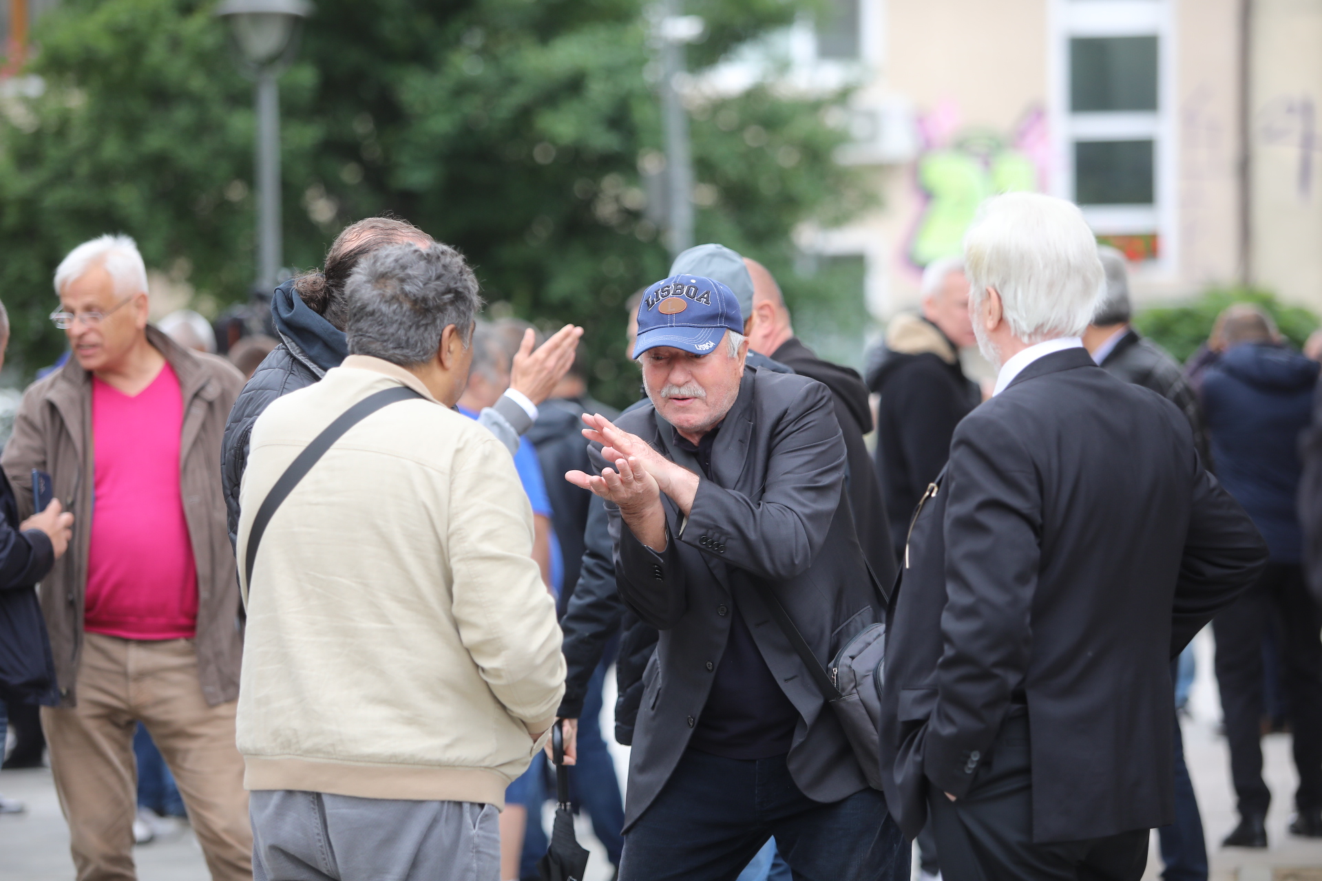 Близки, приятели и почитатели на „Левски“ изпратиха в последния му път легендарния защитник Кирил Ивков
