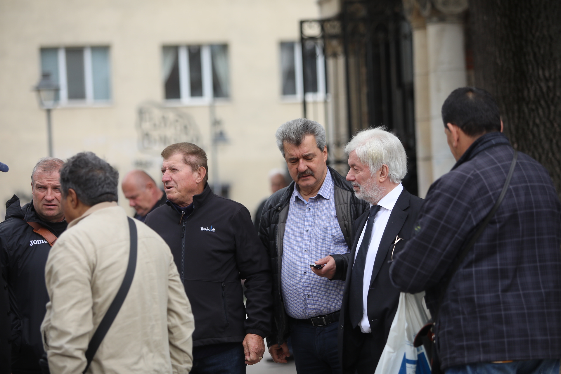 Близки, приятели и почитатели на „Левски“ изпратиха в последния му път легендарния защитник Кирил Ивков