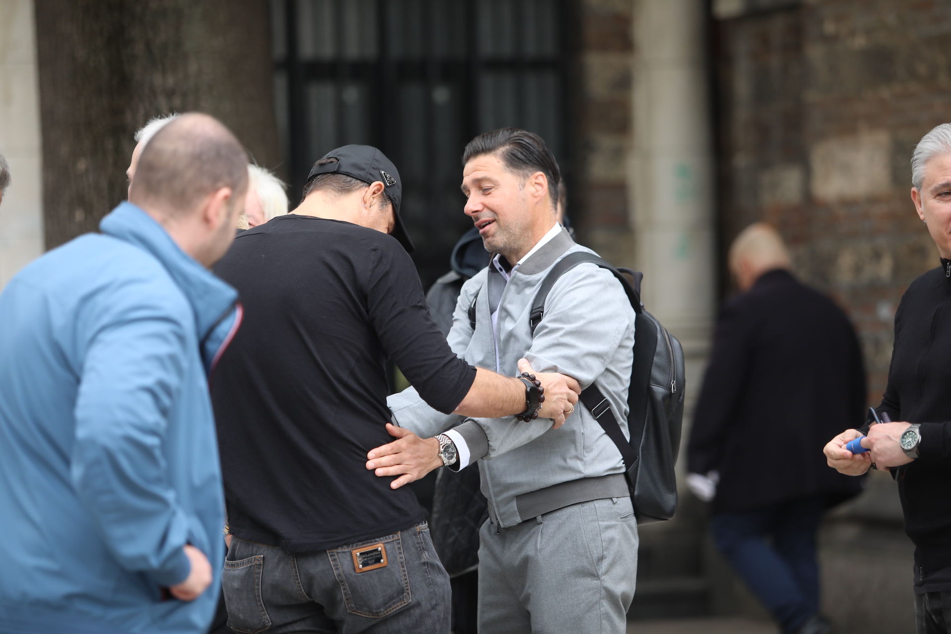 Близки, приятели и почитатели на „Левски“ изпратиха в последния му път легендарния защитник Кирил Ивков