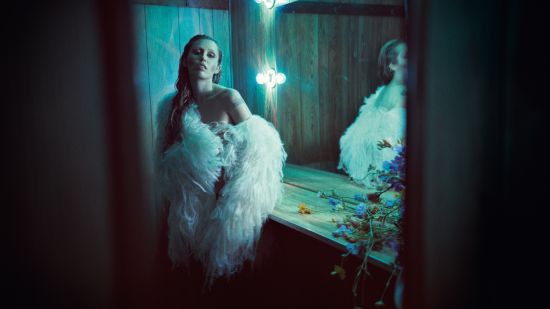 Miley Cyrus с първи по рода си „поп опера“ албум - „Something Beautiful“