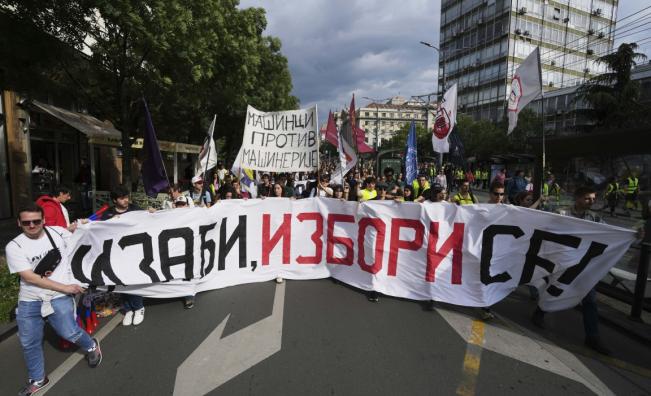 Протести обхванаха Сърбия: Искат избори