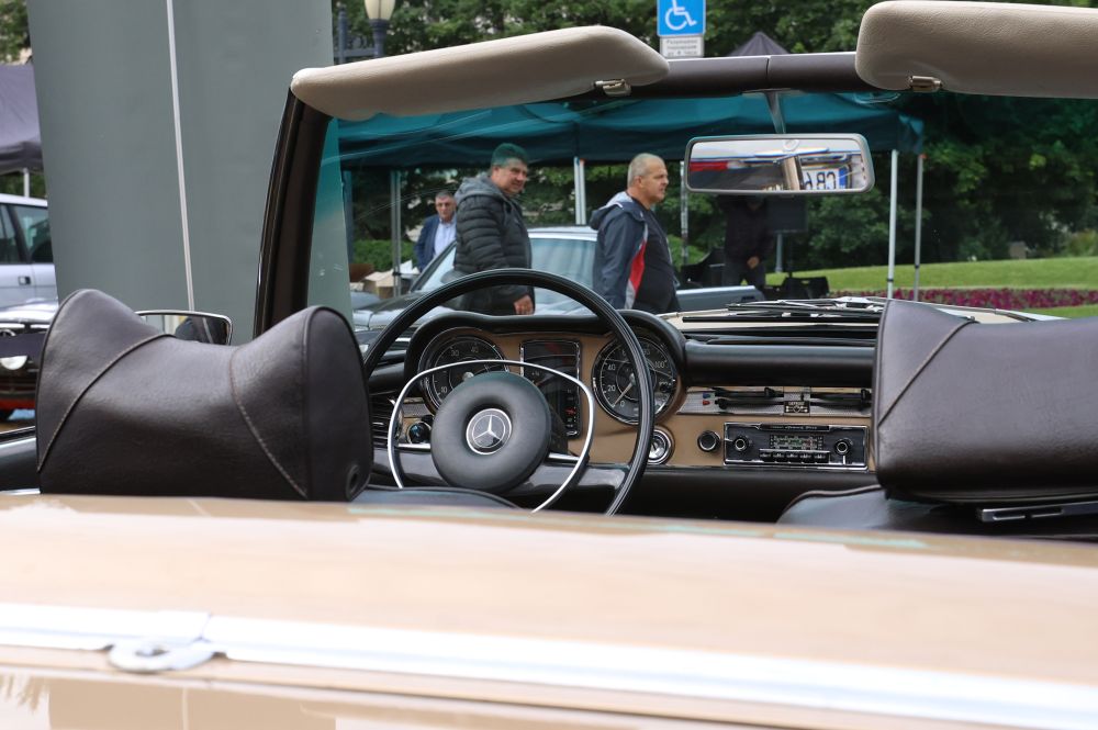 Ретро автомобили