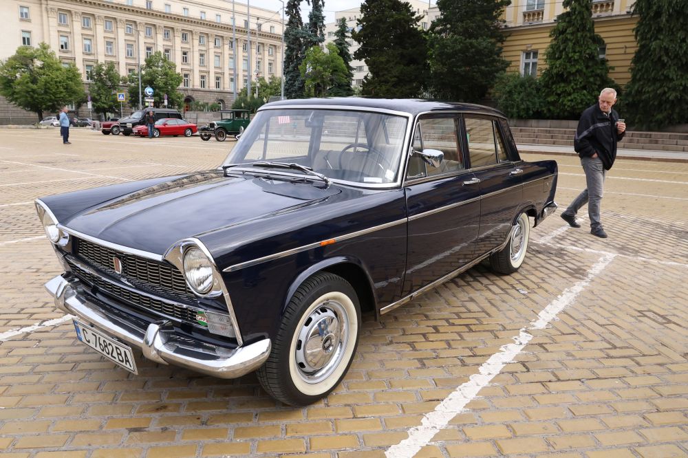 Ретро автомобили