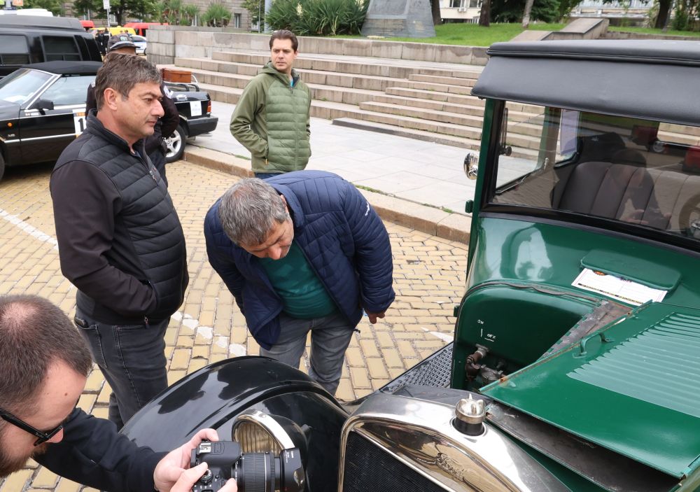 Ретро автомобили