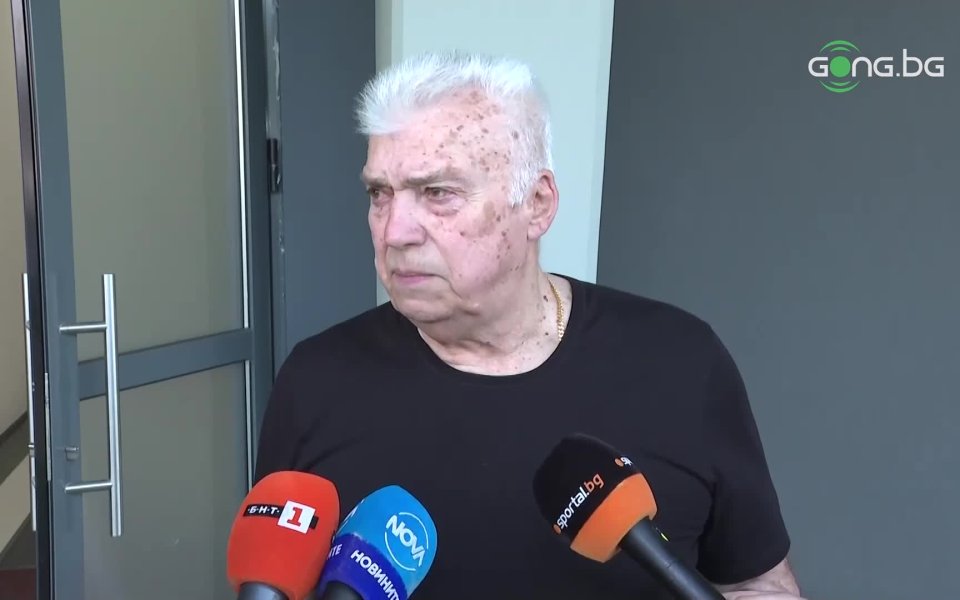 Пуснаха на търг две уникални картини на Христо Бонев, подписани лично от него