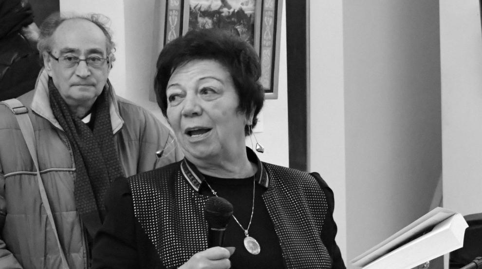 Почина писателката Божана Апостолова