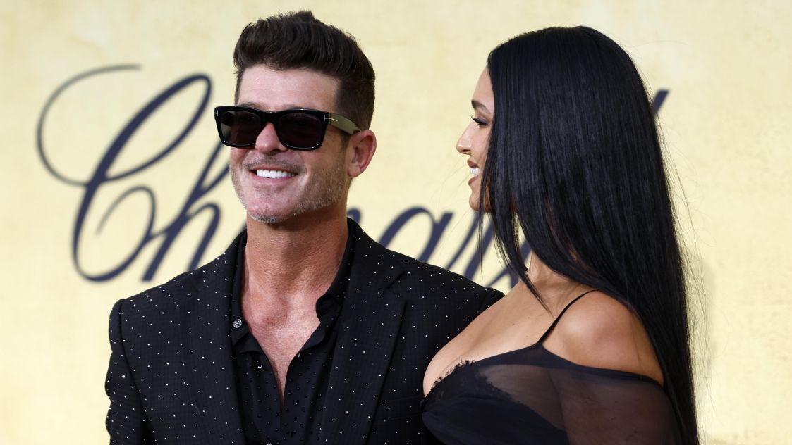 Robin Thicke вдигна сватба!