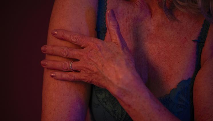 секси баба - ПАЛАВИ СЛЕД ПЕНСИЯ: Как влияе сексът след 70?!