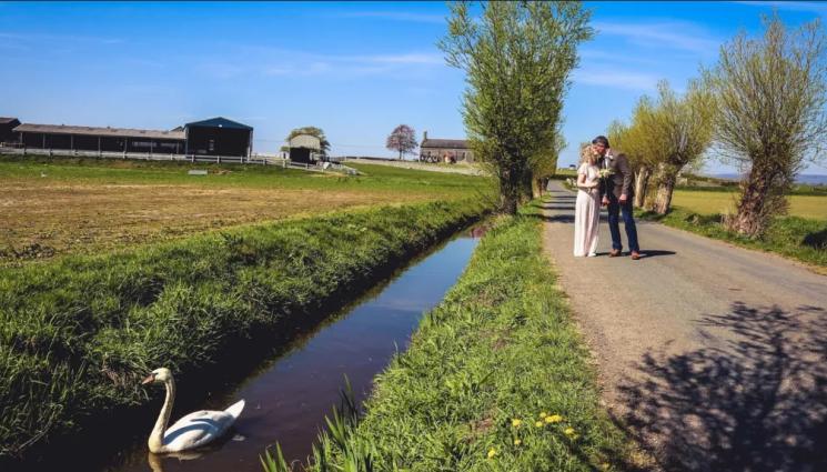 Фермерът Чърчс - Агро Телеграф: Фермери правят сватби, отварят СПА