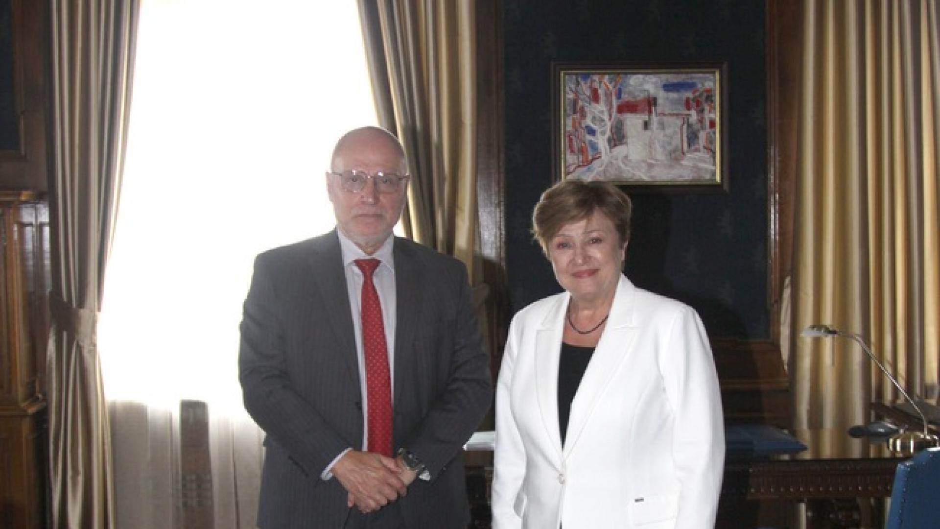 Управителят на Българската народна банка БНБ Димитър Радев проведе разговор