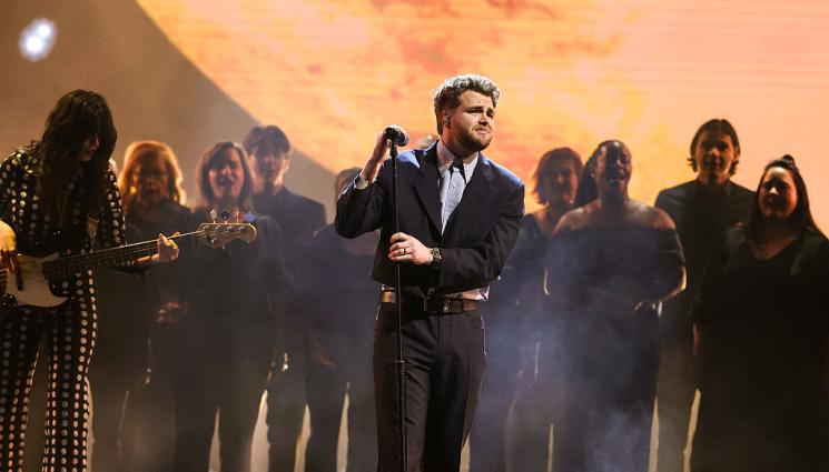 алекс уорън - ОТЛИЧНИК: Алекс Уорън - първенец в класацията на 