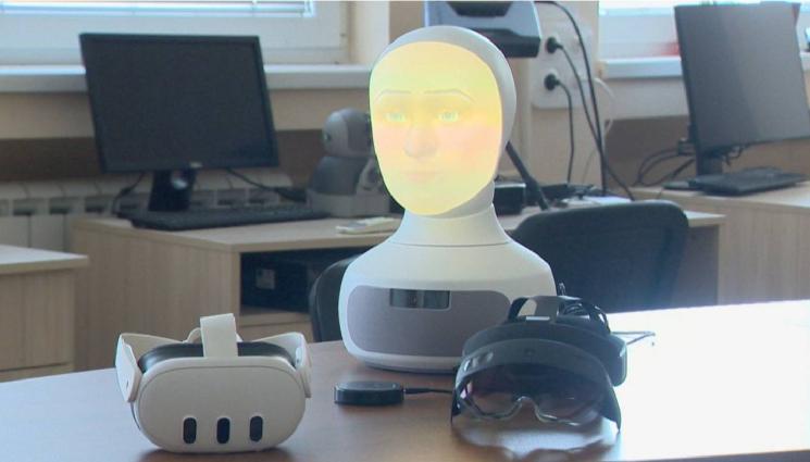 д - Учени от БАН разработват роботи за рехабилитация след инсулт