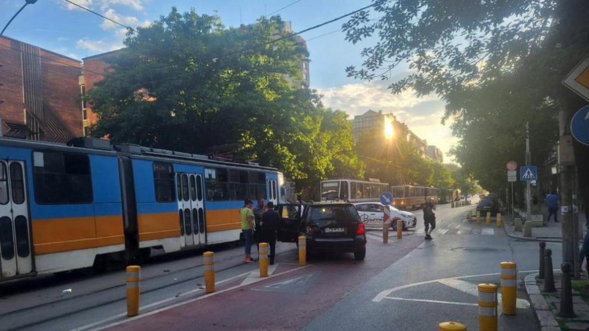 Пътнотранспортно произшествие с пострадал е станало на кръстовището на булевард