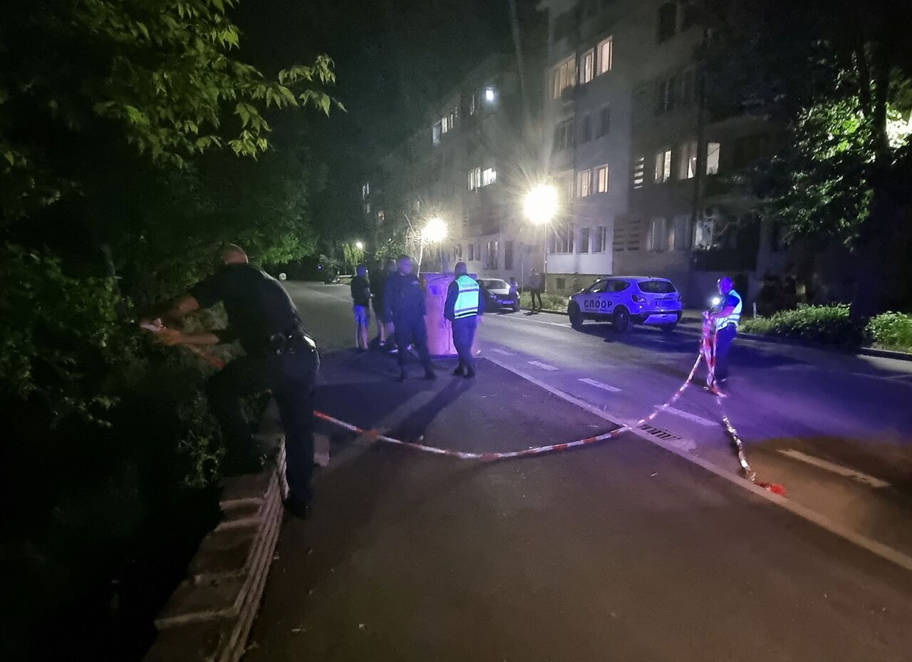<p>Шофьор падна с колата си в Тунджа.</p>