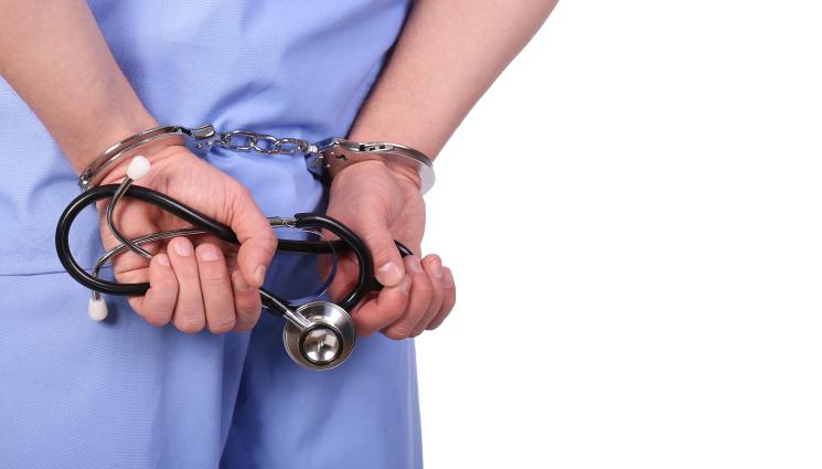 арестуван доктор - Арестуваха лекари за далавера с метадон!