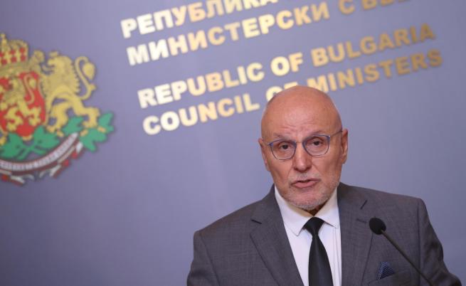 Димитър Радев: Еврозоната ни предлага по-добра защита срещу кризи