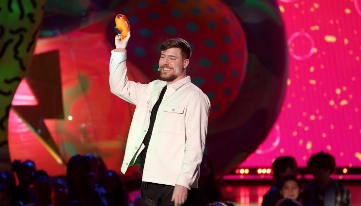 MrBeast - РЕКОРД ЗА ВСИЧКИ ВРЕМЕНА: MrBeast набра 400 млн. последователи в YouTube!