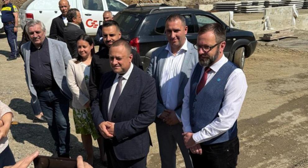 Срокът за пускането на отсечката Мездра - Ботевград ще бъде