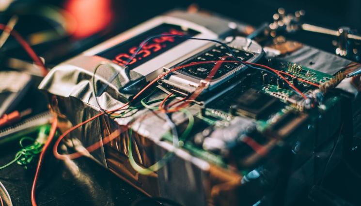 бомба - Хванаха бомбаджията от Кърджали!