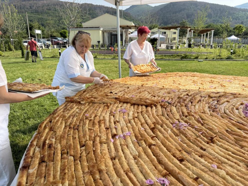  Казанлък баница с роза 