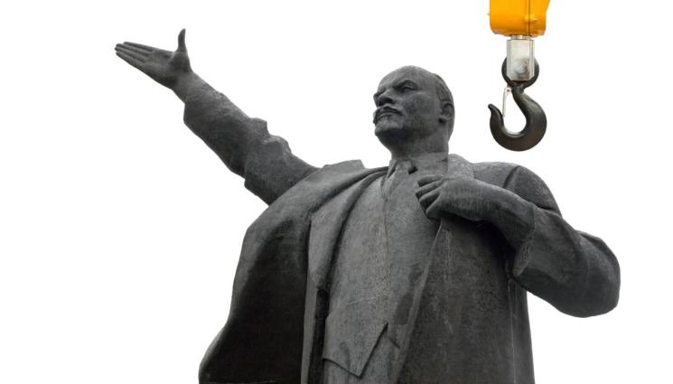 Ленин статуя - Съюзник на Русия демонтира най-високата статуя на Ленин (ВИДЕО+СНИМКИ)