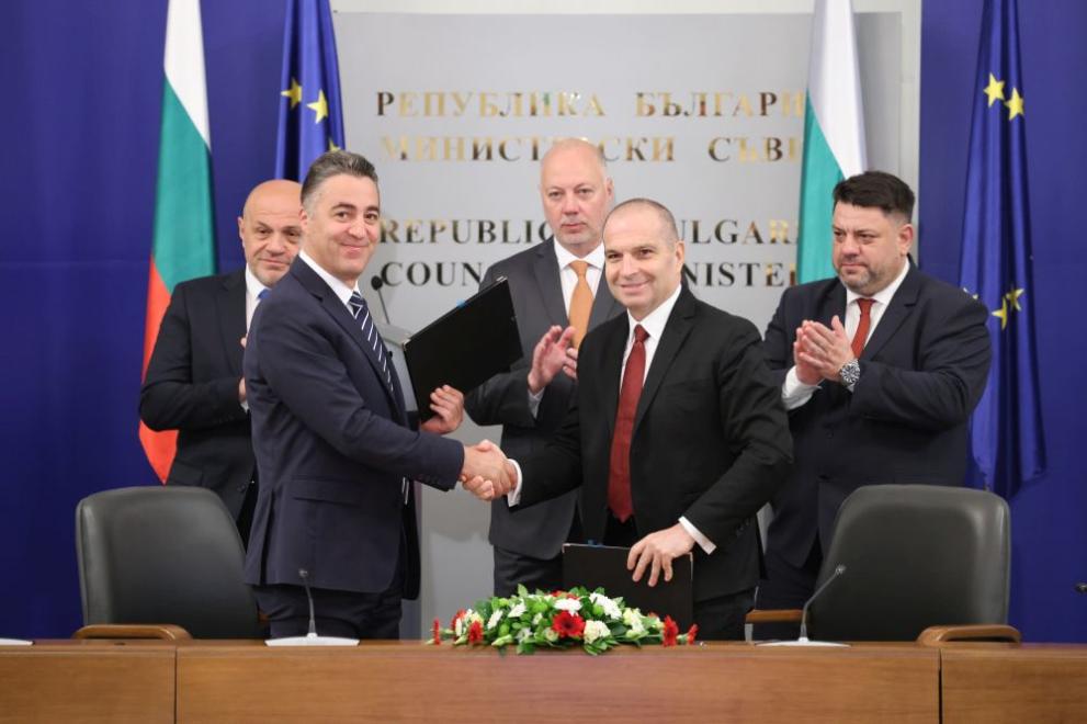 Шест договора за изграждане на цифрови мрежи в страната бяха