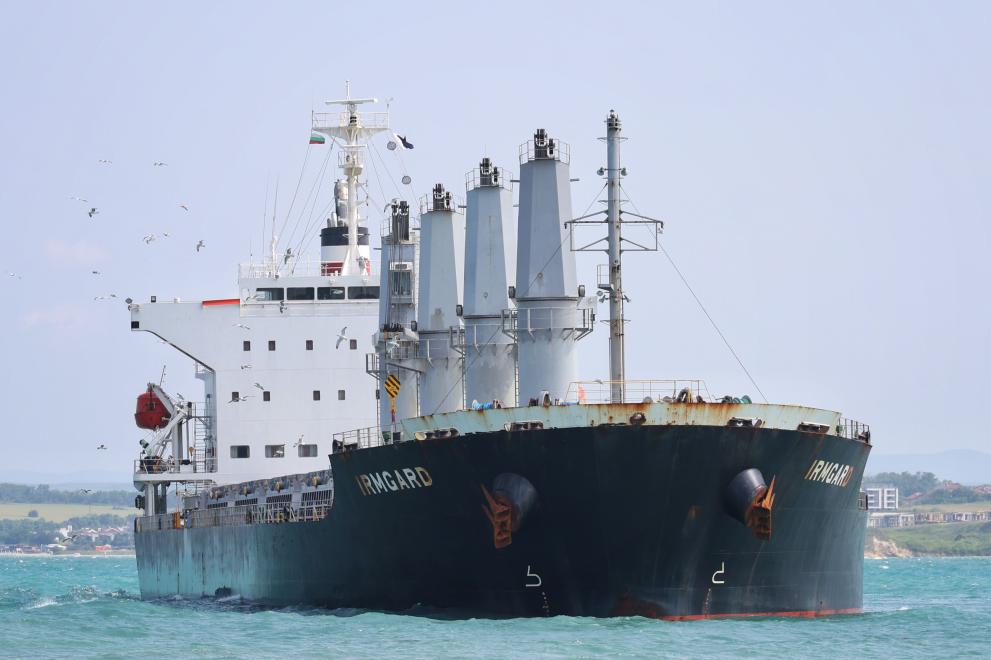  Бургас пристанище затънал транспортен съд 