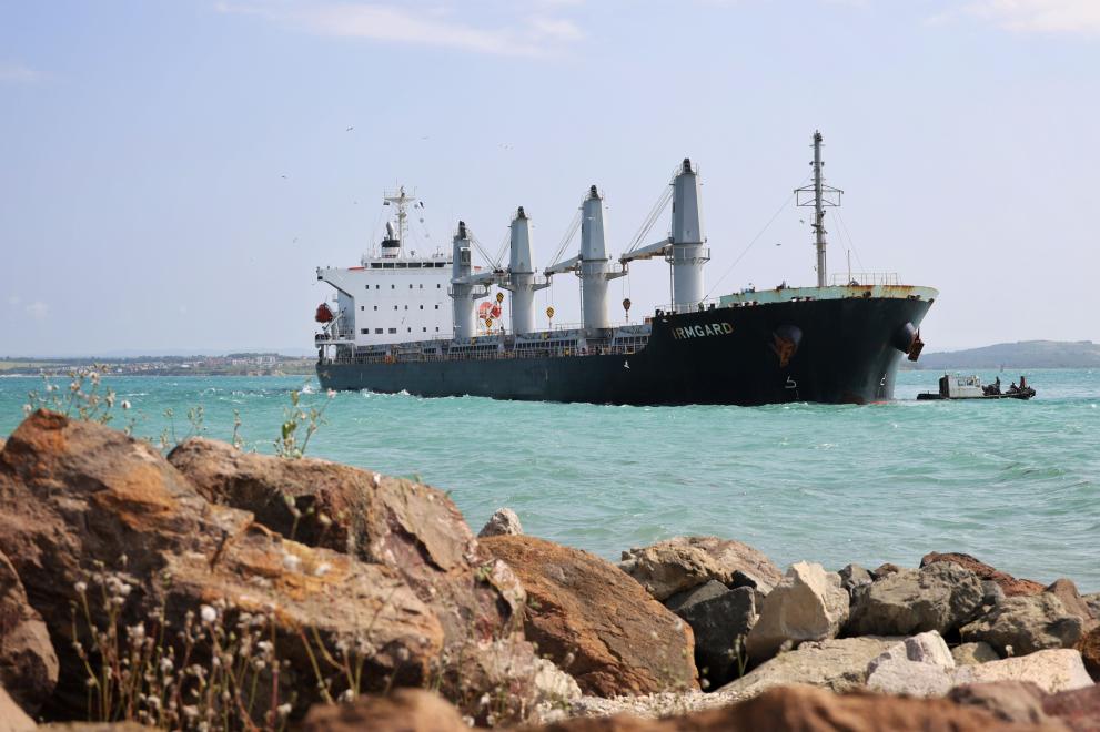  Бургас пристанище затънал транспортен съд 