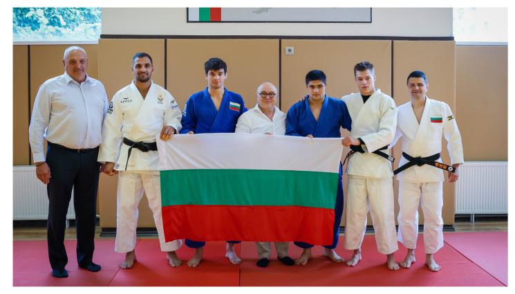 Джудо Иван Андонов Румен Стоилов - Вторият човек в спорта изпрати с трибагреник джудистите ни на световното