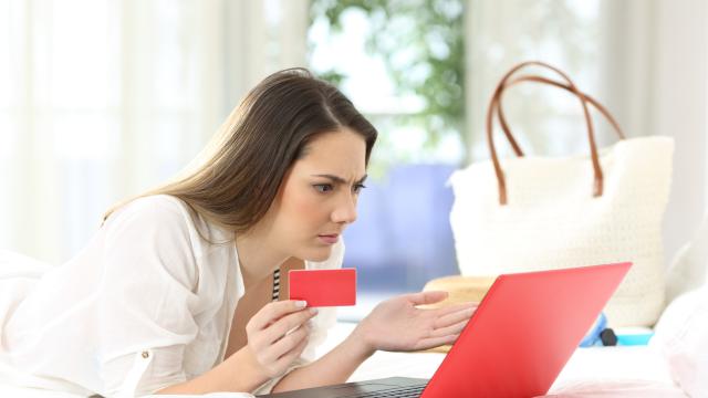 Летните измами онлайн: Фалшиви оферти за почивка, билети и продукти