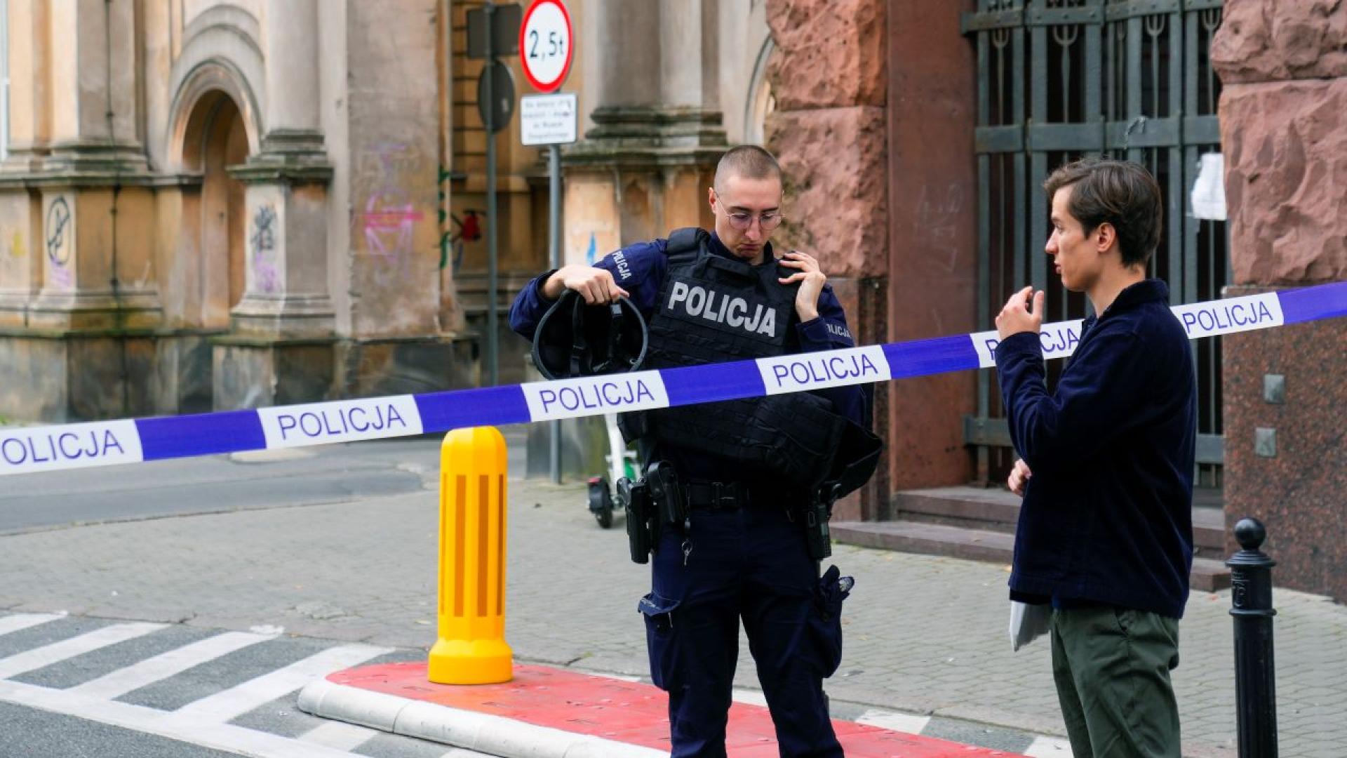 Полша задържа 19 годишен мъж заподозрян в планирането на терористично нападение
