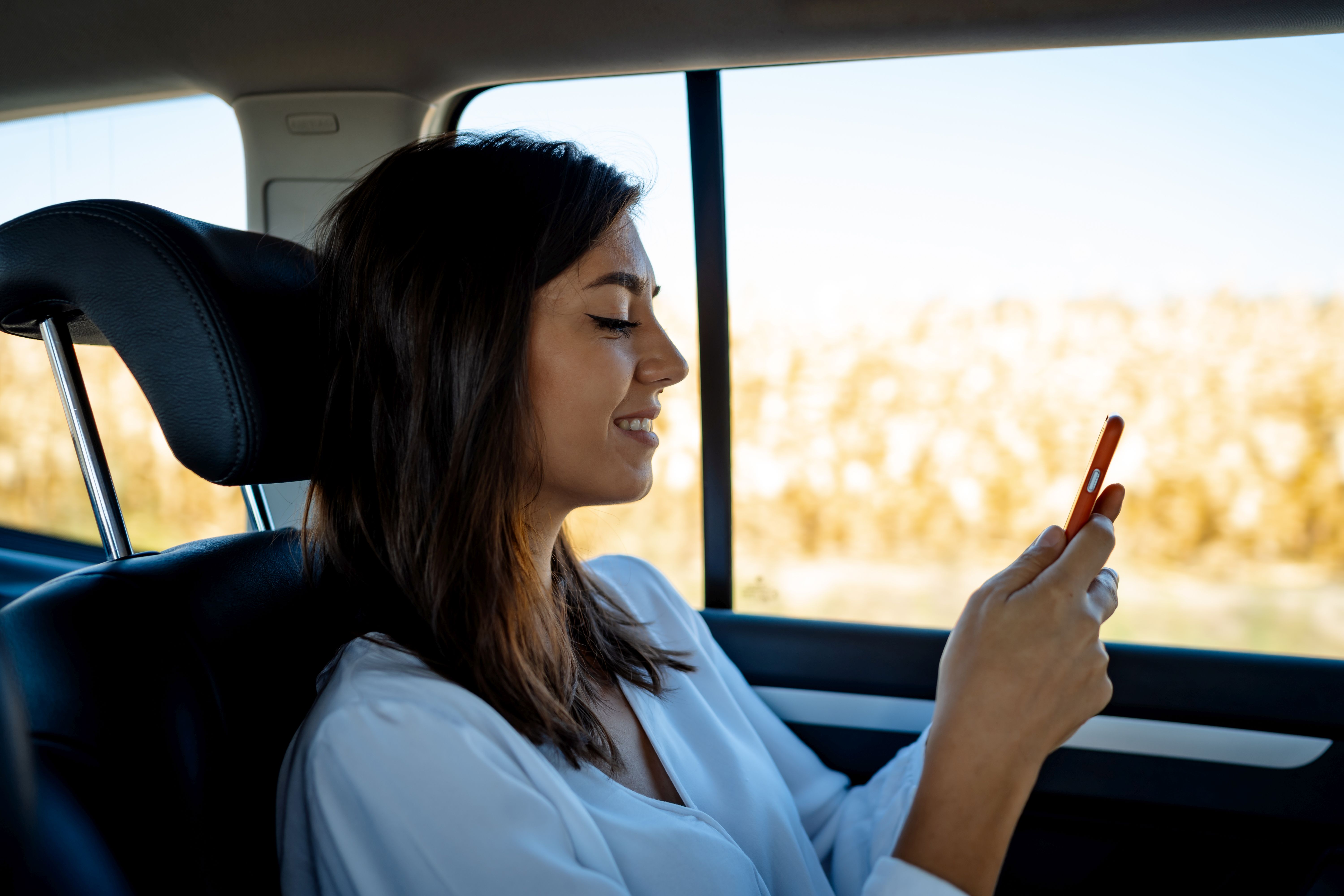 телефон кола