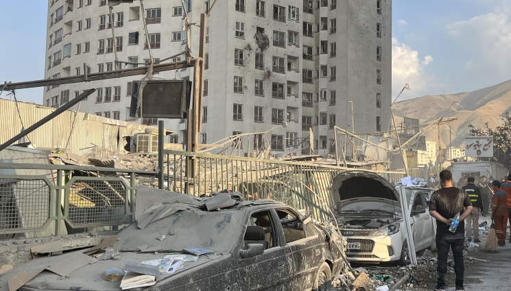 Иран - Израел нанесе въздушни удари по Иран!