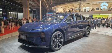 <p>Nio ET9 на щанда на марката на Автомобилен салон Шанхай 2025</p>