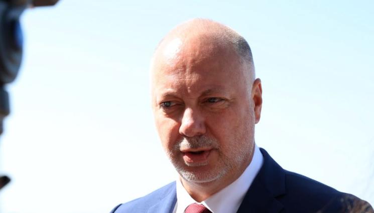 Желязков - Росен Желязков: Изследват се всички варианти за евакуирането на българи от Израел и Иран