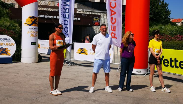 бягане - Шефът на лекоатлетическата федерация Колев връчи награди