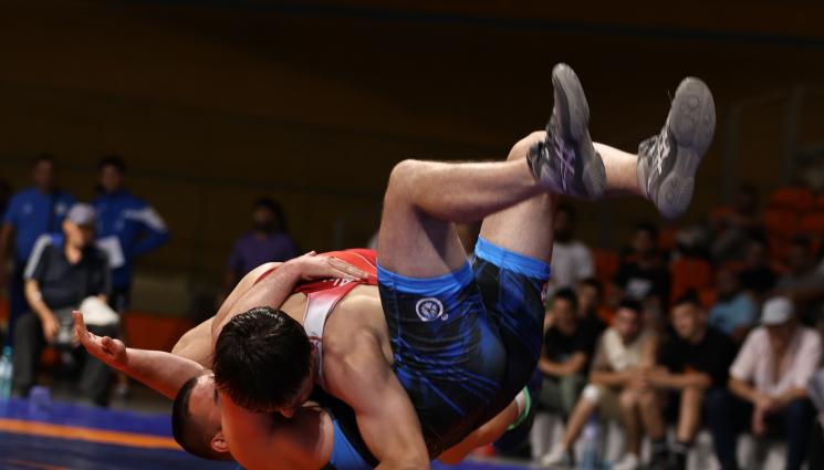 борба - След 25 години: 6 т. повече донесоха на Тракиец отборната титла по свободна борба