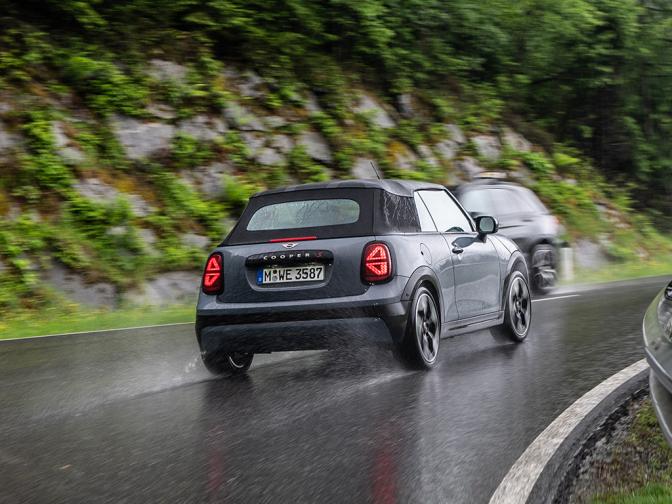 MINI Cooper S Cabrio галерия