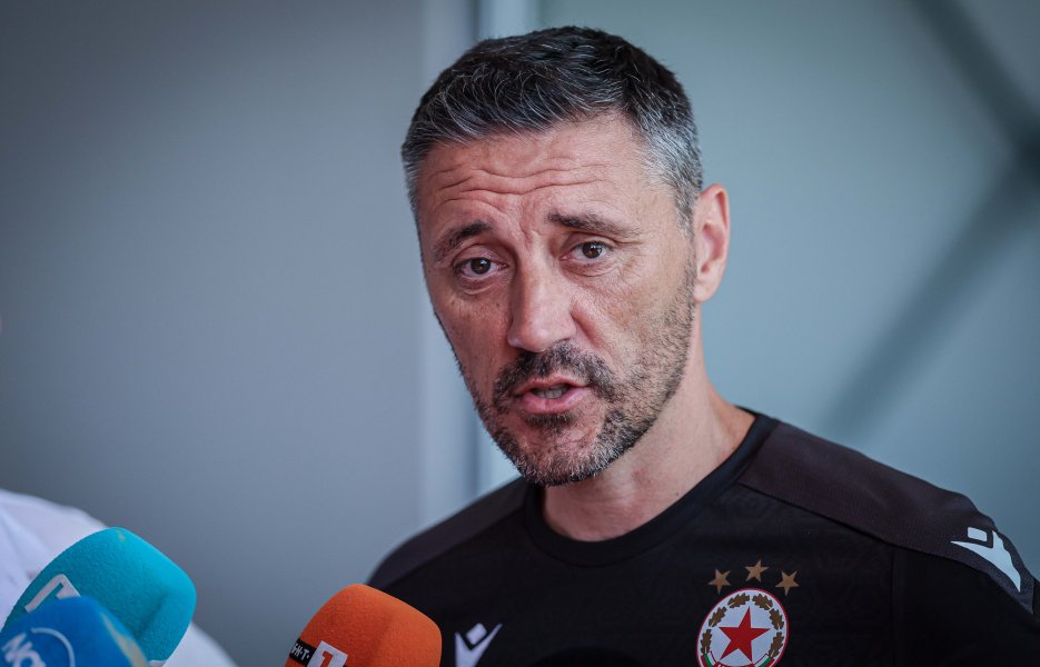 Пресконференция на Душан Керкез преди старта на лятната подготовка на1