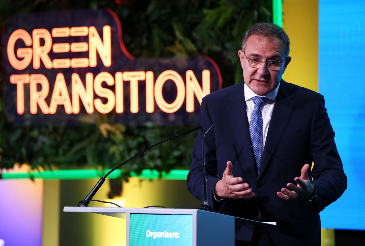 <p>Форумът &bdquo;Грийн транзишън форум&rdquo; (Green Transition Forum), посветен на зеления преход, се провежда в &bdquo;София Ивент Център&quot; (Sofia Event Center). На снимката: министърът на труда и социалната политика Борислав Гуцанов.</p>