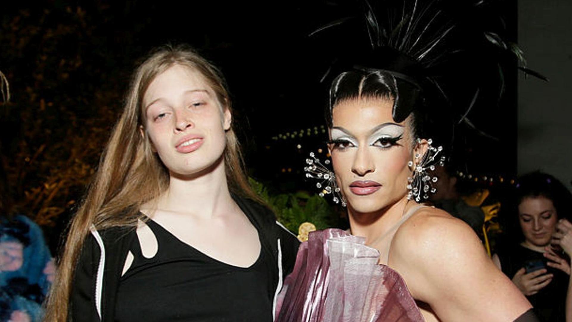 Трансджендър дъщерята на Илон Мъск направи своя драг дебют в