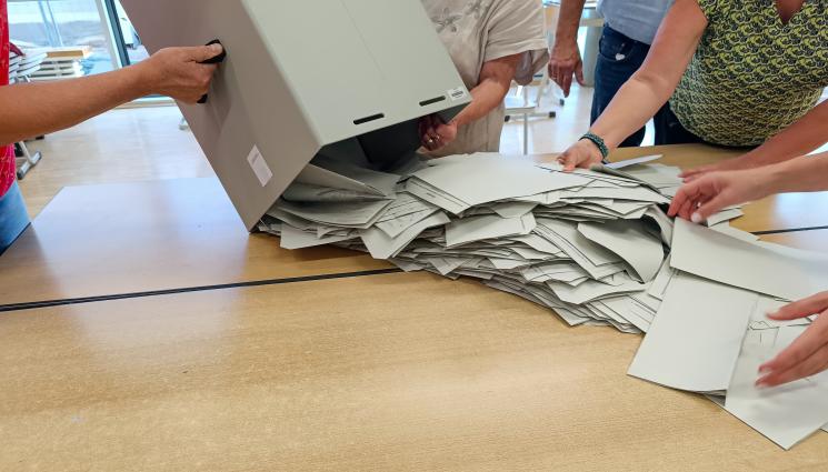 d - АКО ИЗБОРИТЕ СА ПРЕЗ ЮНИ: Първи са ГЕРБ-СДС, следвани от ДПС-Ново начало