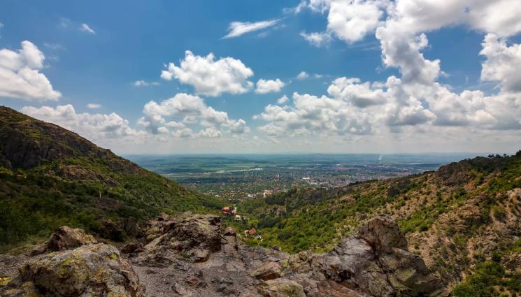 Карандила Сливен - Спасители и пожарникари откриха три изгубили се в планина момчета (СНИМКА)