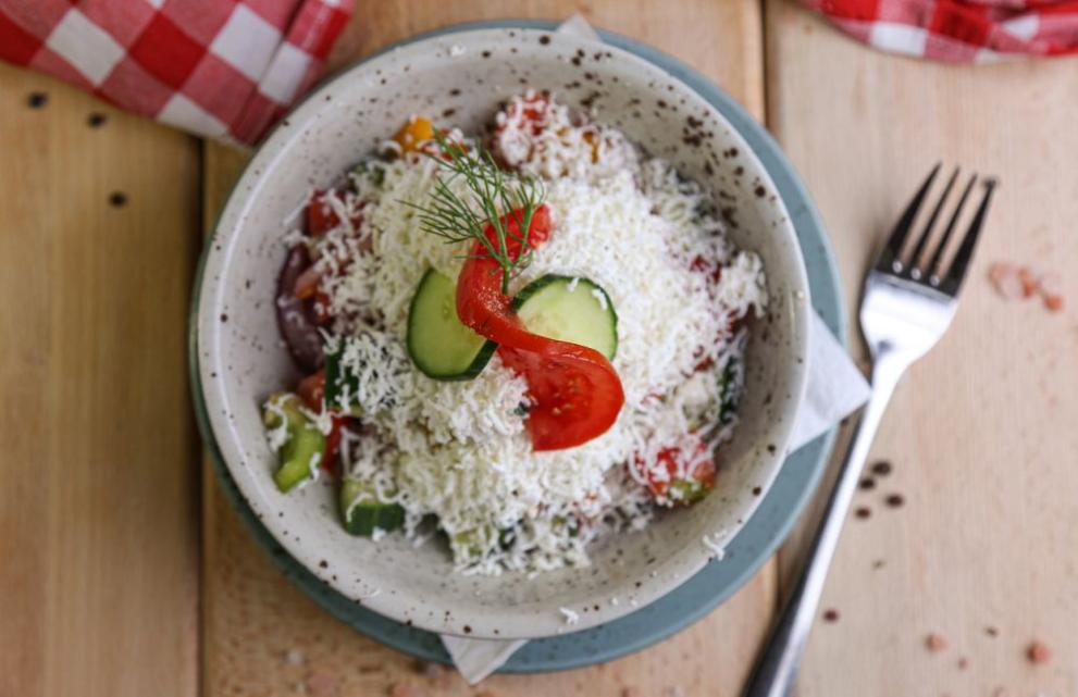 Българската шопска салата си спечели място сред 24-те най-добри салати