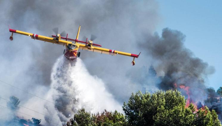 д - Самолет за гасене на горски пожари се разби в Турция