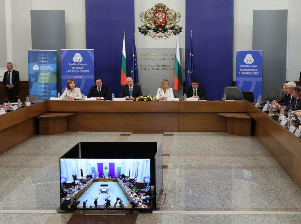 Премиерът Росен Желязков е наредил на МВР и МРРБ тол