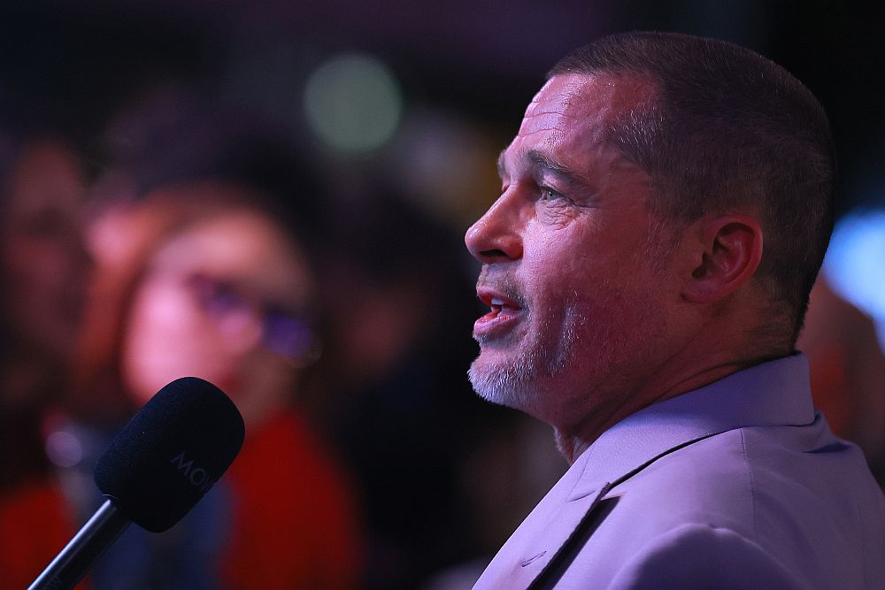 Брад Пит просто не остарява