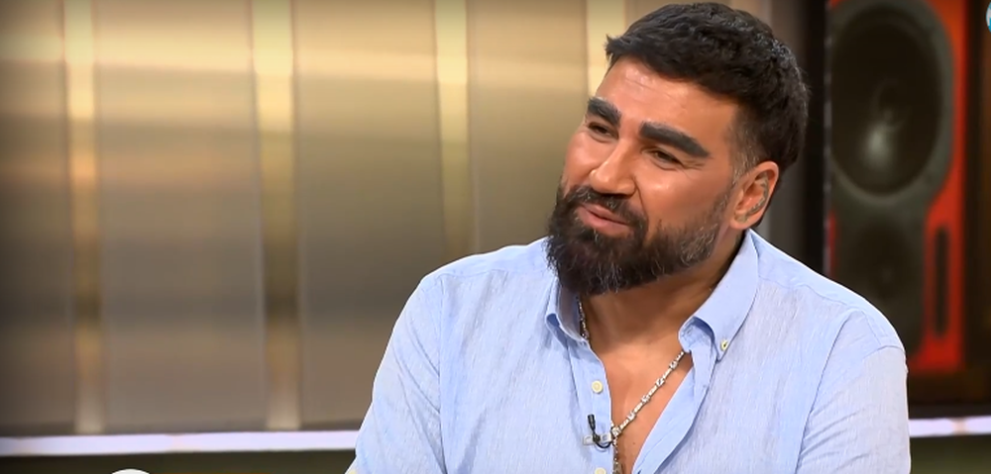 Поп-фолк звездата Азис, чиято кариера продължава вече над 25 години,