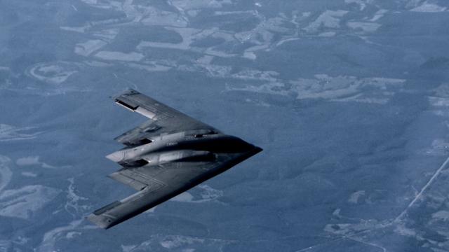 B-2 Spirit: Невидимият бомбардировач на САЩ 